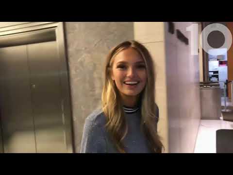 QuickClipsHQ - Romee Strijd Hottie in an Elevator