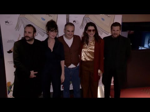 Juliette Binoche, Guillaume Canet and cast at Doubles Vies Premiere