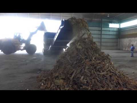 Lindner 95DK Shredder Processing Waste Wood