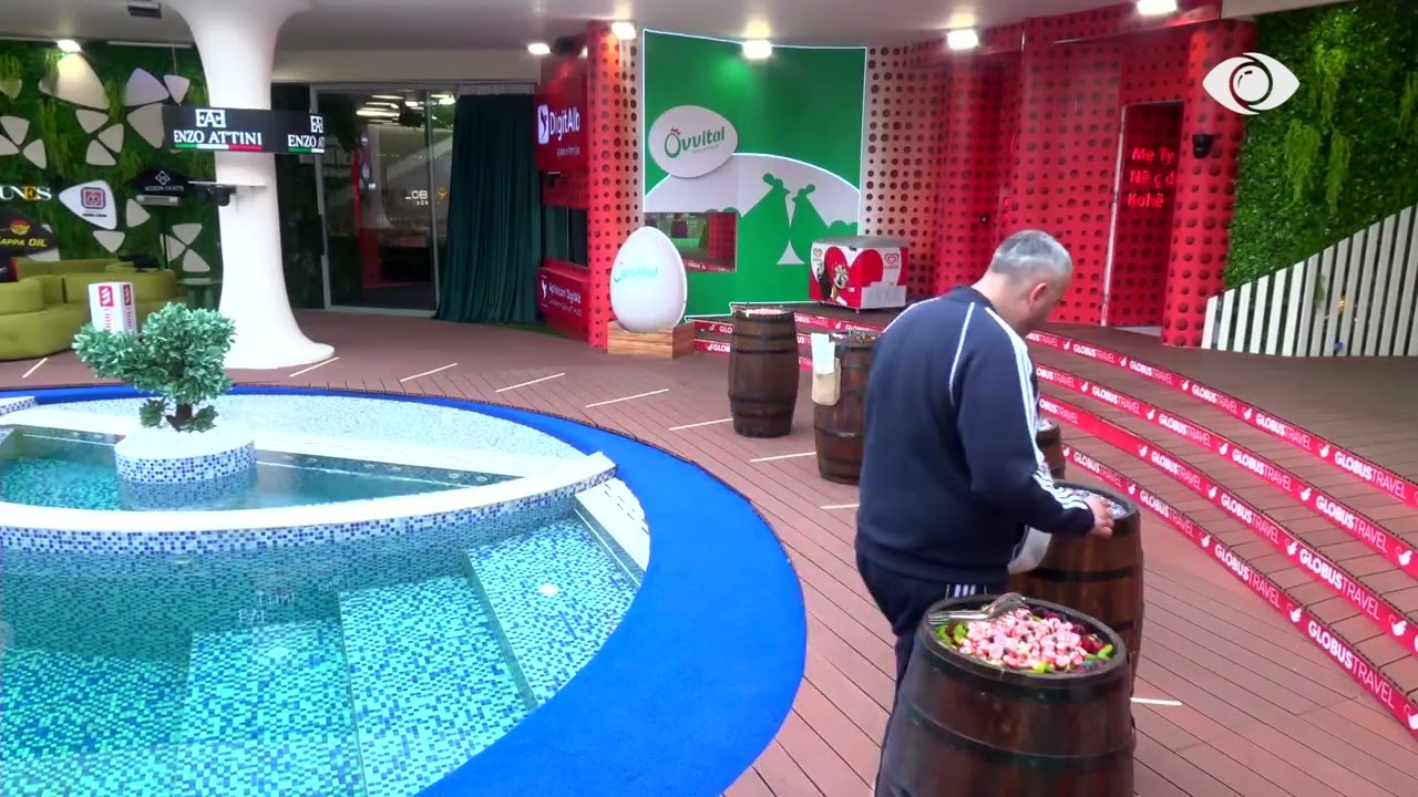 “Faleminderit…”/ Rogerti falenderon “Candy Land” për ëmbëlsirat