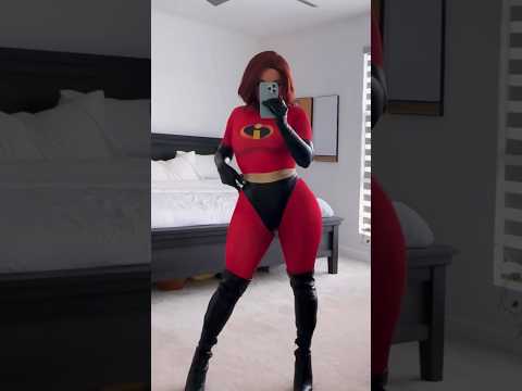 Where’s my super suit?! ❤️✨ #mrsincredible #elastigirl #cosplay
