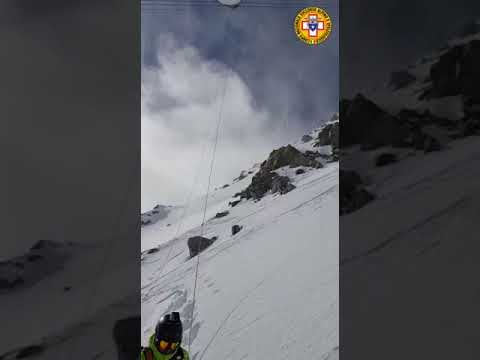 Recupero “acrobatico” sul Monte Bianco