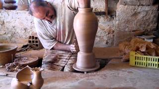 preview picture of video 'Large vase - Pottery from Guellala (Tunisia)'