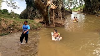 October 7, 2025. ຫາປາຕາມລຳຫ້ວຍ//Fishing in the stream