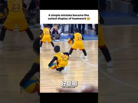 A simple mistake became the cutest display of teamwork #shortfeed #fy