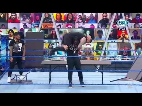 Roman Reigns & Jey Uso atacan a Kevin Owens - WWE Smackdown 18/12/2020 (En Español)