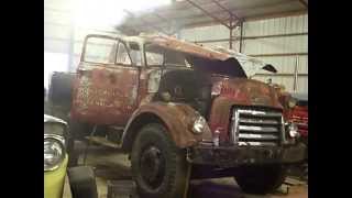 Diesel Runaway!  Detroit Diesel 4-71 Runs Away After 30 Year Start, Old Guy Saves The Day!