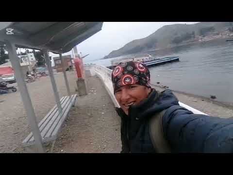 Bolivia pueblo San pebro de tiquina y al otro pueblo San Pablo de tiquina separados por el Titicaca