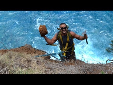 UFO Sightings Strange Unidentified Objects Found! Dangerous Situation Over 300 Feet Above Cliff!