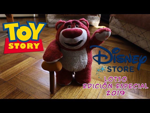 Vídeo relacionado con Disney Store Peluche en Miniatura de Marciano Relleno de perlitas, Toy Story, Altura: 20 cm, Peluche con Detalles Bordados, Ojos en Relieve y con un Acabado de Tacto Suave, para Todas Las Edades