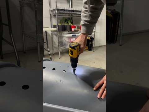 Save Money with this DIY Compost Bin! #homestead #compost #gardening #garden #gardeningtips