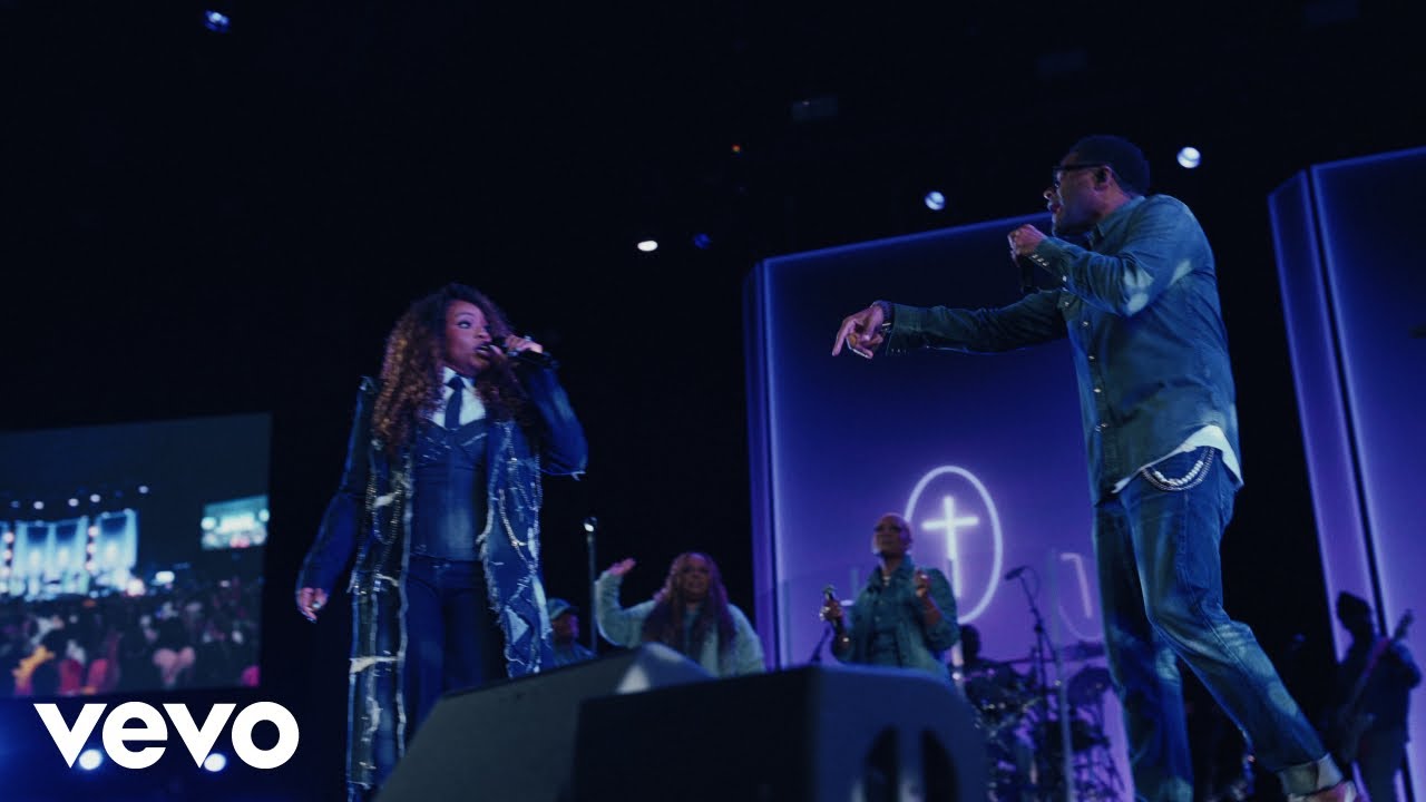 Break Every Chain / Power In The Blood / Jesus, I'll Never Forget (Live)