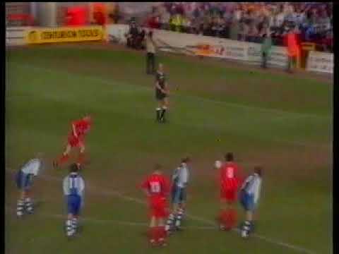 John Deehan grabs John Schofield around the throat 😮 | Doncaster 2-1 Wigan - 27th April 1996