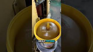 Download lagu Why Do So Many People Use Yellow Grease? Here's Why! mp3