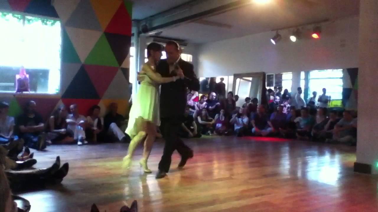 Video thumbnail for Lorena Ermocida y Pancho Martinez Pey en DNI Tango 3/4