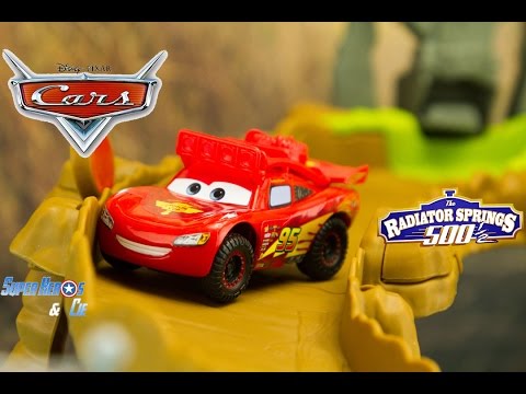 Disney Cars Piste Radiator Springs 500 1/2 Off Road Rally Flash McQueen Les Bagnoles Jouet Video