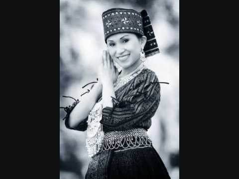 Ashley Thao Lug Txaj Vol. 3 track 2