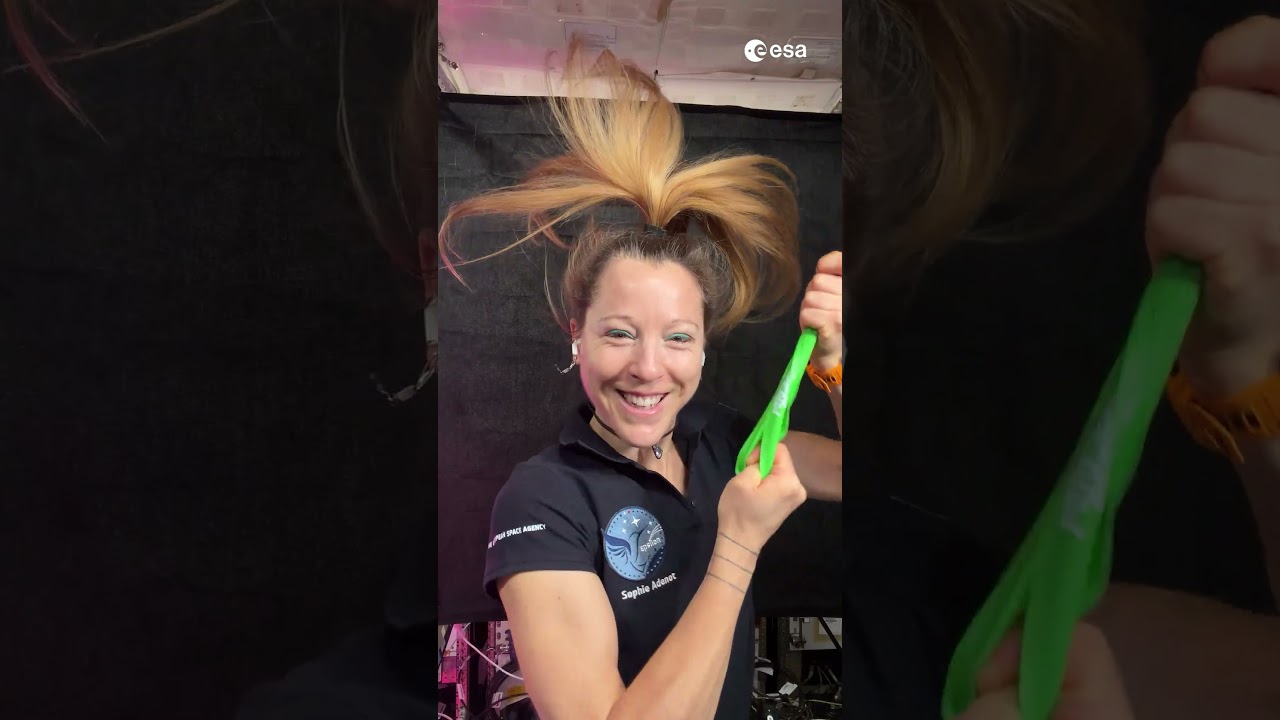 Why astronauts work out in space🏋️‍♀️ (Part 1) [French with English subtitles]