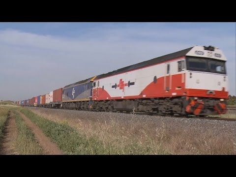 Trains in Australia - container freight train - PoathTV