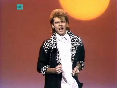 IGO (Rodrigo Fomins) - Meitenei Kafejnīcā (in German)