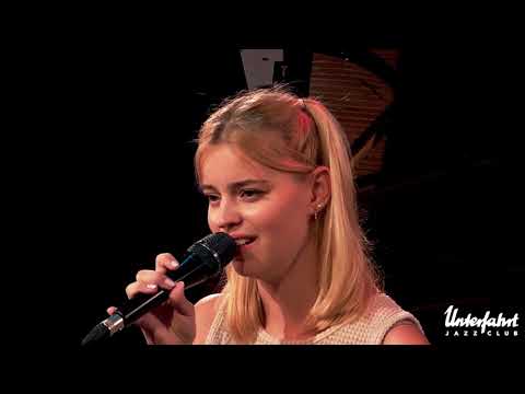 Amelie Scheffels Quartett - “Onkel Mond - You Must Believe In Spring“ live at Jazzclub Unterfahrt