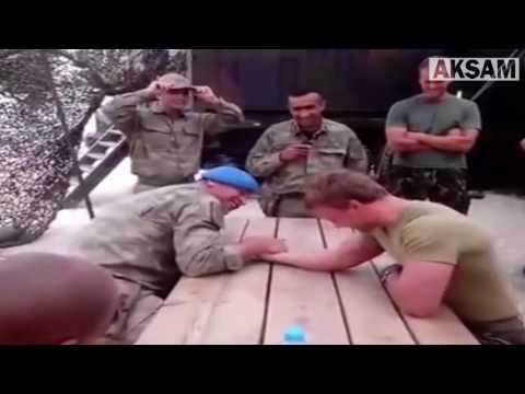 Türk askeri ile Hollanda askeri bilek güreşi yaparsa...