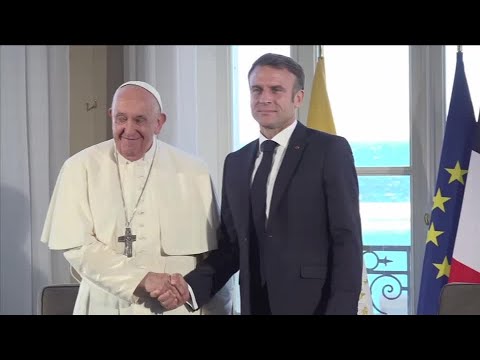 France's Macron holds bilateral meeting with Pope Francis in Marseille