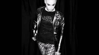 André Gutsmuths - She Conjures me Wings