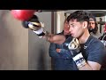 RYAN GARCIA OLD SCHOOL SPEED BAG DRILL! MIMICS JUAN MANUEL MARQUEZ & SHOWS OFF ACCURACY!