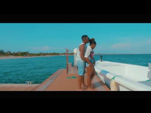 Liz Lyrics - So Tu (Video Oficial)