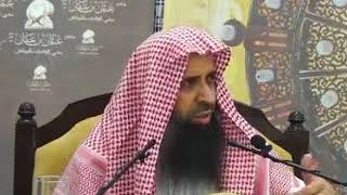 صورة إذا دخل الإمام والمؤذن يصلي الراتبة هل يقيم أم ينتظر