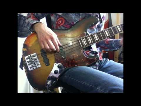 Tec0205 - Wechselschlag #3 (über mehrere Saiten spielen) - German Bass lesson