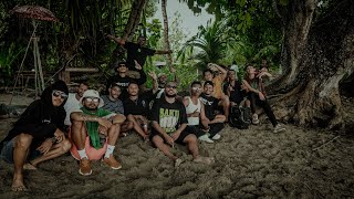 Download lagu Rocka March - Weekend mp3