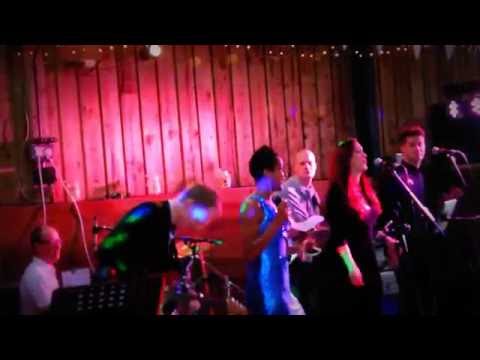 Bespoke Alison David feat. Housejammerz -  Don't Stop Til You Get Enough