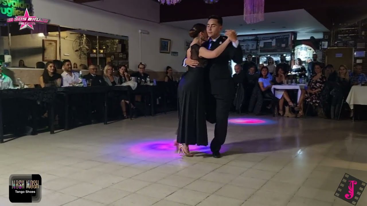 SUYAY QUIROGA & JONNY CARVAJAL  ||  Sacale punta (Edgardo Donato) (milonga)