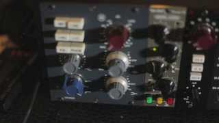 Video thumbnail for Apogee Duet VS Avedis MA5 VS Heritage Audio 1073/500 Preamps On Guitar by Vid Knob (Big Knob)