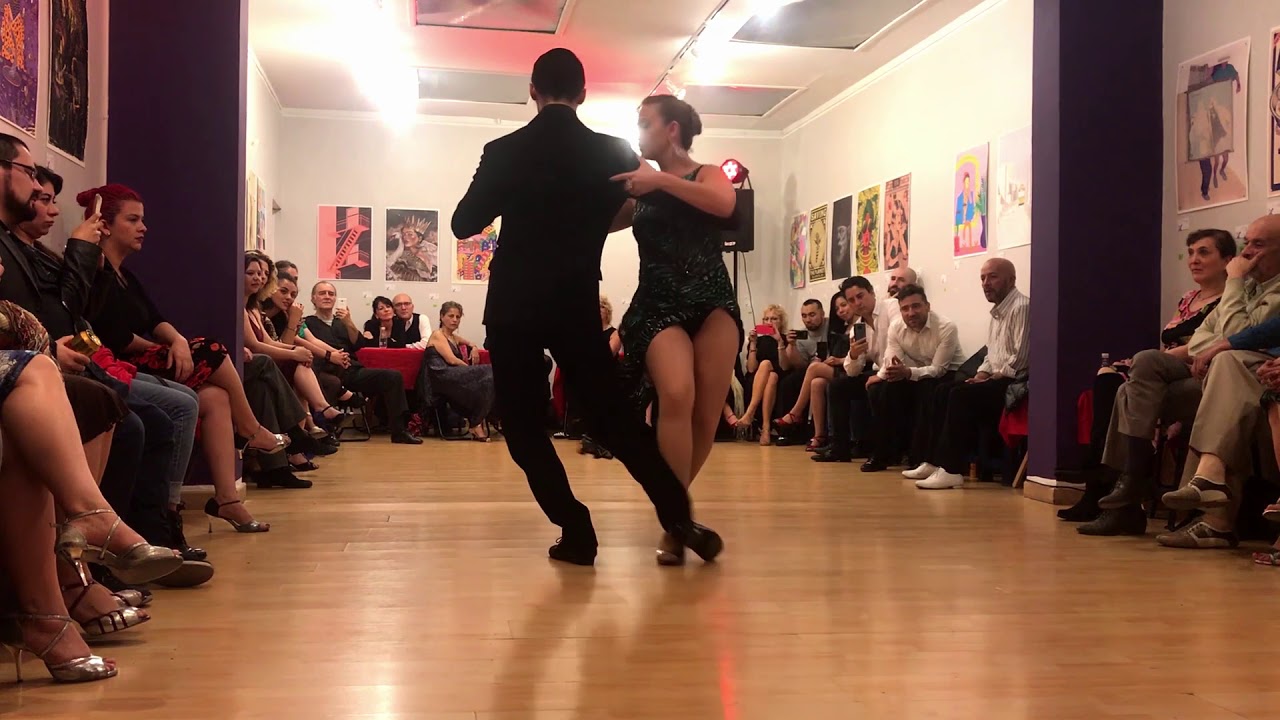 Ana Isabel Lopera y Axel Arakaki en Milonga de Gala Internacional Tinta Roja 1/2