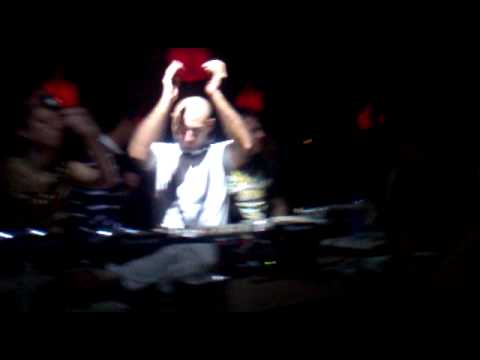 Len Faki play X Press 2 feat Rob Harvey -Kill 100 (Carl Craig Remix) @Hyper Disco