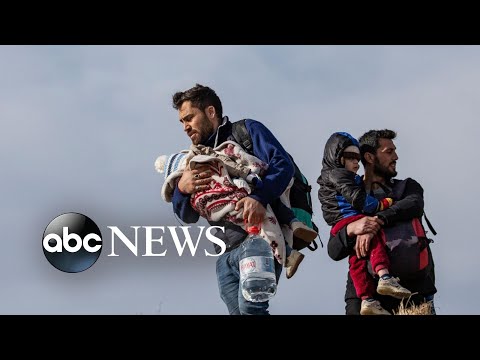 ギリシャ国境で移民、コロナウイルス、竜巻に襲われる写真で見る世界、3月3日 (Migrants at the Greek border, coronavirus, tornado hits: World in Photos, March 3)