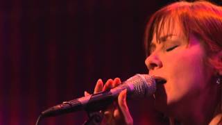 Suzanne Vega  Montreux2004 03  Caramel