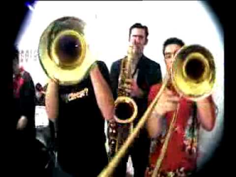 download lagu mp3 mp4 Jesse James Shoes, download lagu Jesse James Shoes gratis, unduh video klip Jesse James Shoes