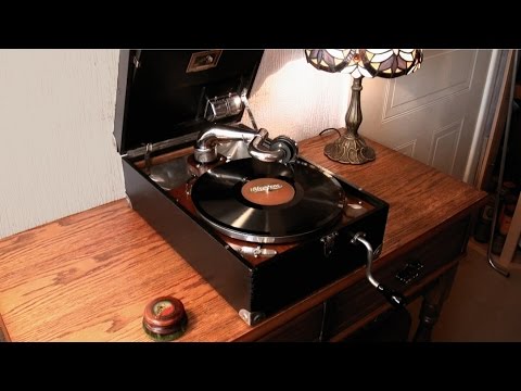 HMV Model 100 - Broadway Bell-Hops