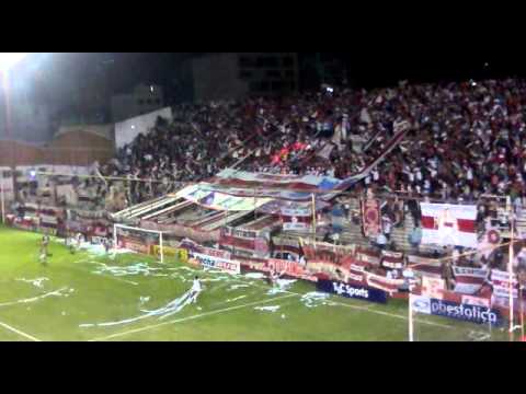 "Morón 3 Platense 0 Salida del Gallito" Barra: Los Borrachos de Morón &bull; Club: Deportivo Morón