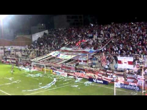 "Morón 3 Platense 0 Salida del Gallito" Barra: Los Borrachos de Morón • Club: Deportivo Morón