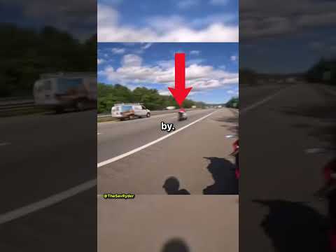 Bikers Run From Police In Daylight
