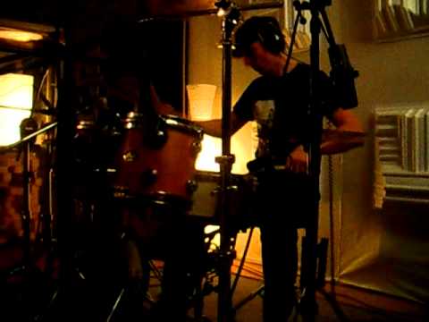 Trusting Nolan Drummer! Soundcheck at Deadbullstudios 2011