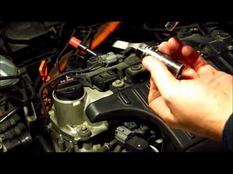 Honda Civic Hybrid - How to change spark plug to Bosch Iridium in Gen 1 HCH