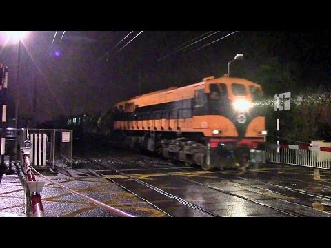 *VERY RARE* retro liveried 071's first visit to the Howth Branch & IE 088 with the Sperry train.