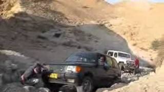 preview picture of video 'Range rover  in the desert.wmv'