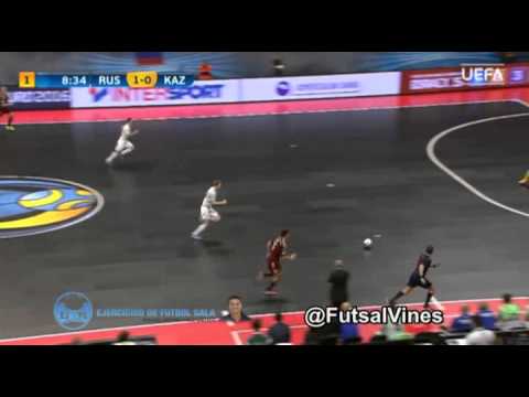 Romulo de 3º sumandose al ataque